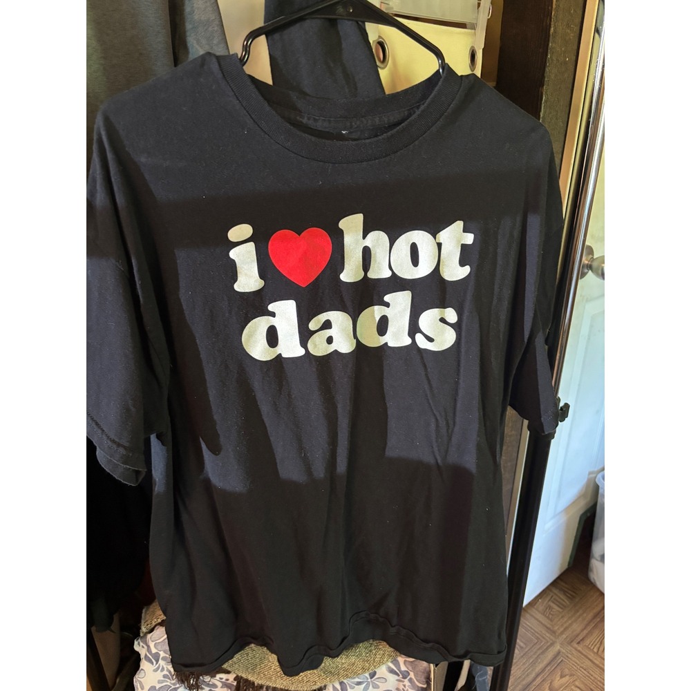 Danny Duncan I Heart Hot Dads Black Graphic T-Shirt XL Humor YouTuber Merch